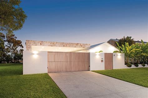 Endeavour Prize Home 457 .